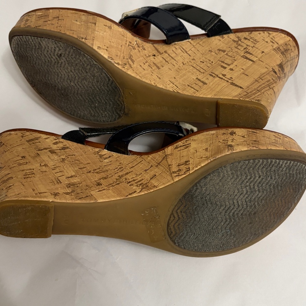 Tommy Hilfiger Women's Black and Tan Sandals - Picture 4 of 9